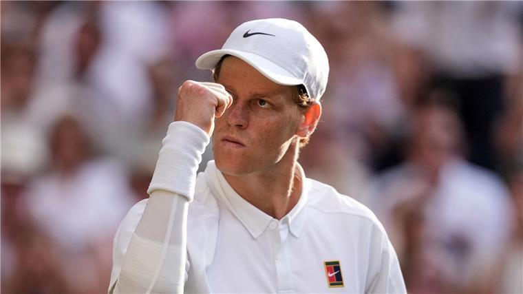 Sinner triumphiert in Wimbledon und entthront Alcaraz Jannik Sinner feiert seinen ersten Wimbledon-Triumph.