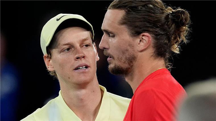 „Nicht gut genug“: Zverevs Final-Trauma verhindert Krönung Jannik Sinner (l) baute Alexander Zverev auf