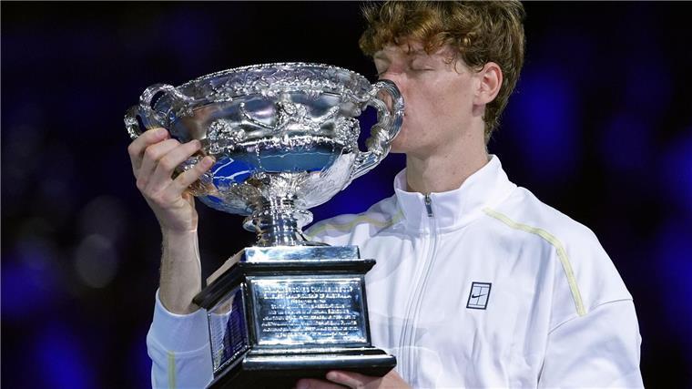 „Nicht gut genug“: Zverevs Final-Trauma verhindert Krönung Jannik Sinner triumphierte als Titelverteidiger erneut in Melbourne