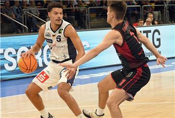 Jarelle Reischel kam im Sommer zu den Eisbären und hat sich gleich zu einem Leistungsträger beim ProA-Club entwickelt.