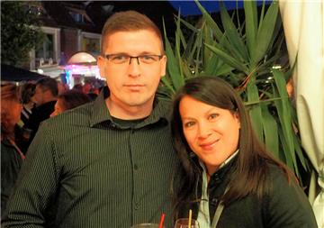 Jasmin und Arne aus Langen genossen die tolle Stimmung am   Sonnabend bei der la...