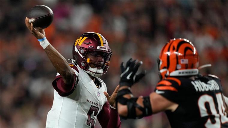 Bengals kassieren dritte NFL-Niederlage im dritten Spiel Jayden Daniels (links) machte das beste Spiel seiner jungen Karriere als NFL-Quarterback.