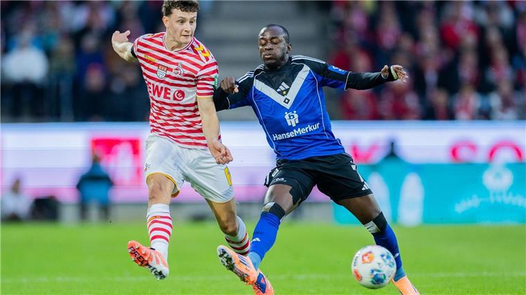 Jean-Luc Dompé (r.) traf in seinem 100. Pflichtspiel für den HSV