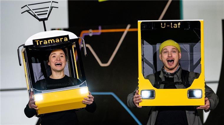 BVG-Musical feiert Premiere in Berlin Jeannine Wacker als Tramara und Nico Went als U-Laf proben im BVG-Musical.