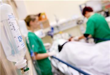 Jedes Jahr erkranken im Land Bremen etwa 2000 Frauen und 2100 Männer neu an Krebs. Ein neues Internetangebot verschafft einen schnellen Überblick über Behandlungsmöglichkeiten an den Kliniken in Bremerhaven und Bremen.