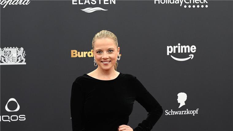Bayerischer Filmpreis an Jella Haase und Christoph M. Herbst Jella Haase bekommt den Bayerischen Filmpreis als beste Darstellerin (Archivfoto).