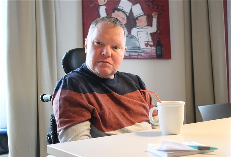 Behinderte und Corona: Leben in Dauer-Quarantäne Jens Hartlef (54) lebt im DRK-Wohnheim Quellenbrink in Schiffdorf. Seit Beginn der Pandemie müssen er und die anderen Bewohner auf vieles verzichten.