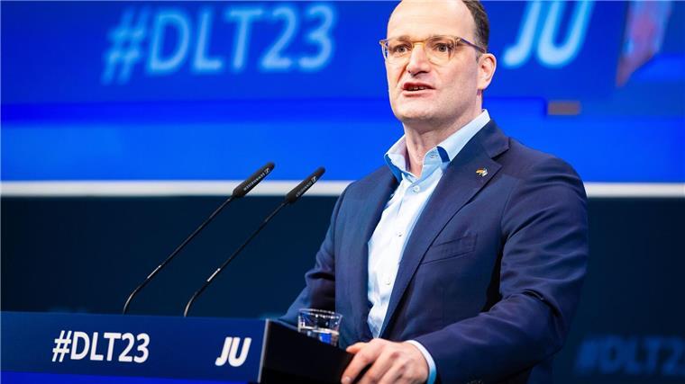 Union fordert entschlosseneres Handeln in Migrationskrise Jens Spahn (CDU), Bundestagsabgeordneter, spricht auf dem 75. Deutschlandtag der Jungen Union.