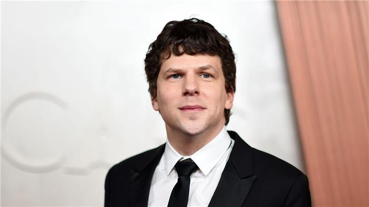 Jesse Eisenberg erhält polnische Staatsbürgerschaft Jesse Eisenberg hat neben der US- nun auch die polnische Staatsbürgerschaft. (Archivbild)
