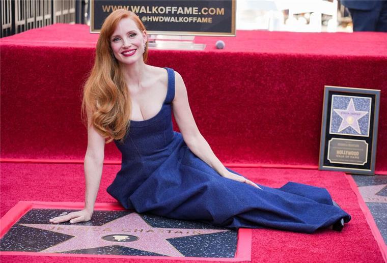 Hollywood-Stern für Jessica Chastain - Al Pacino feiert mit Jessica Chastain kann sich über eine weitere Auszeichnung freuen.