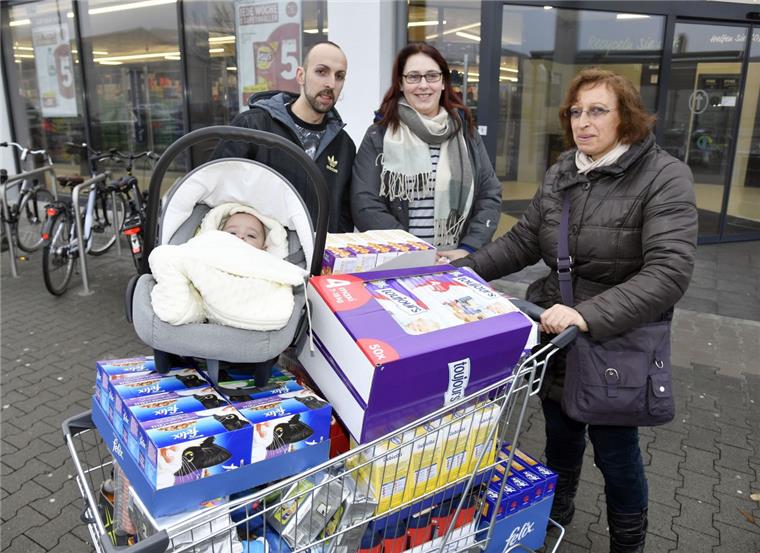 Gratis-Einkauf bei Lidl: Gewinnerin shoppt in drei Minuten für 314 Euro Jessica Kuhn darf drei Minuten kostenlos bei Lidl einkaufen.