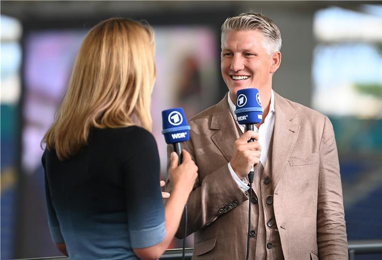 ARD prüft Schweinsteiger-Auftritt Jessy Welmer und Bastian Schweinsteiger haben von der Fußball-EM berichtet, die ARD prüft nun einen Auftritt Schweinsteigers.