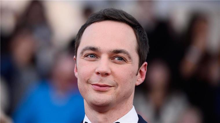 Jim Parsons, bekannt aus der Sitcom „The Big Bang Theory“, kehrt an den Broadway zurück.