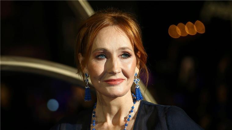 J.K. Rowling: Labour-Partei verrät Frauen J.K. Rowling macht seit Jahren mit umstrittenen Äußerungen in der Debatte um Rechte für Transmenschen auf sich aufmerksam.