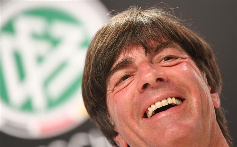 Joachim Löw wird heute Mittag eine Pressekonferenz geben. Foto  Dedert/dpa