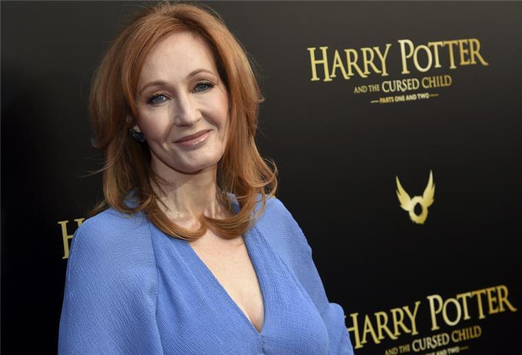 Die Autorin J.K. Rowling kommt zur Premiere des Theaterstücks "Harry Potter and the Cursed Child".
