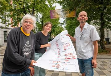 Jochen Hertrampf, Miriam Gieseking und Olaf Dietzel (von links) erwarten viele Besucher beim Goethestraßenfest.