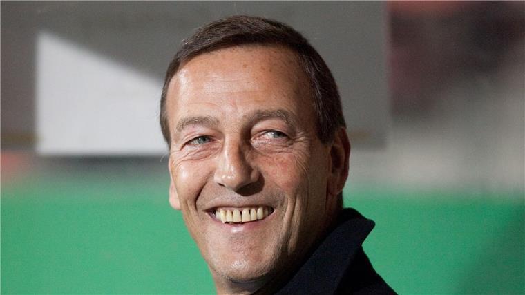 Fußballwelt trauert um Johan Neeskens Johan Neeskens, eine der prägenden Figuren des niederländischen Fußballs, ist tot.