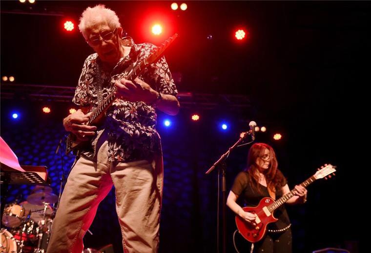 John Mayall trat noch bis ins hohe Alter auf.