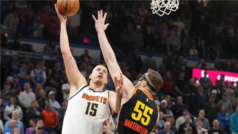 Jokic (links) und Hartenstein lieferten sich viele Zweikämpfe.