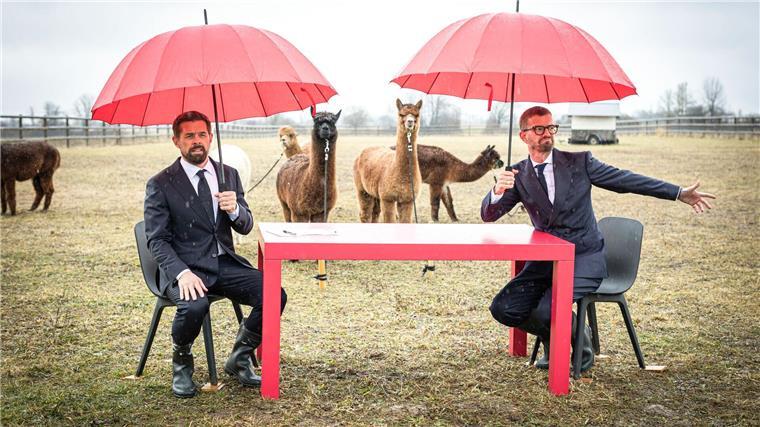 Von Schnapsidee zur Primetime-Show: Joko und Klaas zocken Joko Winterscheidt und Klaas Heufer-Umlauf moderieren ihre neue Show „Ein sehr gutes Quiz (mit hoher Gewinnsumme)“.