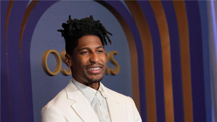 SZA und Swift: Frauen dominieren die Grammy-Verleihung Jon Batiste ist für sechs Grammys nominiert.