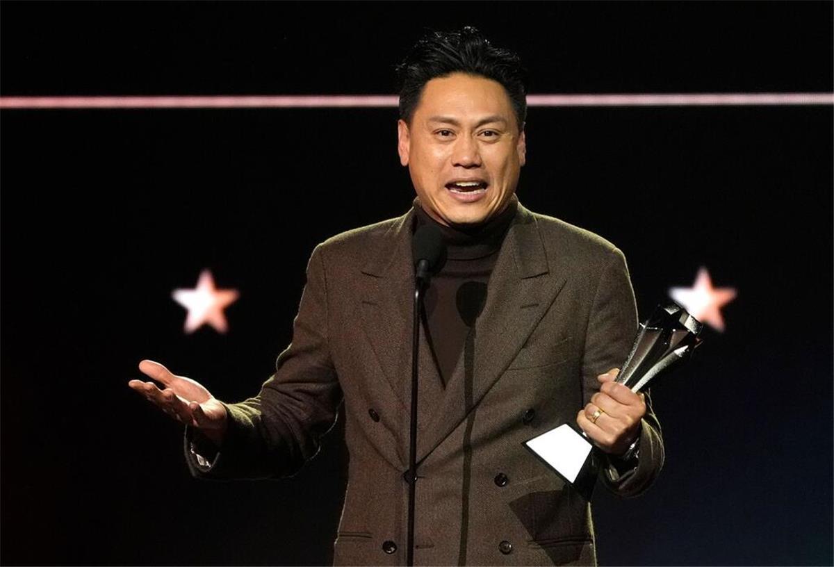 Kritiker zeichnen Demi Moore als beste Schauspielerin aus Jon M. Chu („Wicked“) wurde als bester Regisseur ausgezeichnet.