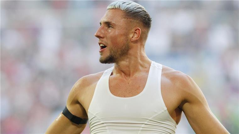 Düsseldorf feiert im Derby spätes Ausgleichstor Jona Niemiec sorgte spät für den Ausgleich.