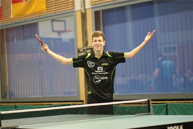 Jonah Schlie freut sich über seinen Sieg.