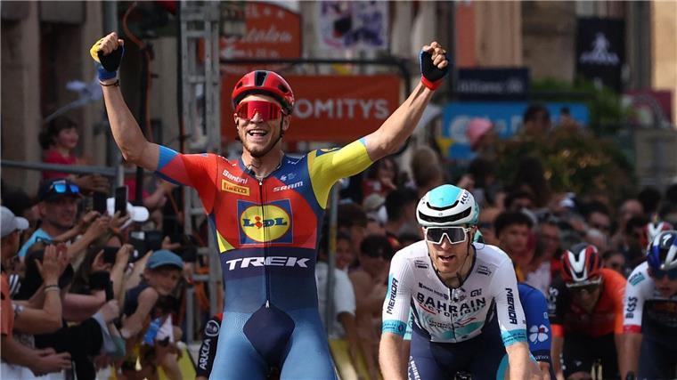 Dauphiné: Tagessieg und Gelbes Trikot für Sprinter Milan Jonathan Milan gewann die zweite Dauphiné-Etappe im Sprint.