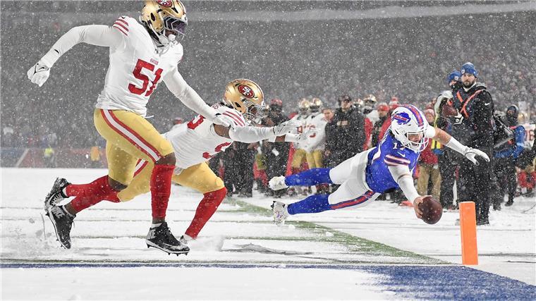 Vorjahresfinalist San Francisco in NFL vor Hauptrunden-Aus Josh Allen glänzte bei seinem Lauf in die Endzone mit überragender Athletik.