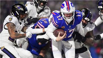 Josh Allen (rechts) erledigte, was erledigt werden musste für die Bills.