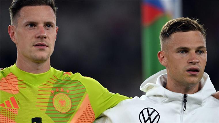 Kimmichs Freude über Kompany-Stil: Kommt mir sehr zugute Joshua Kimmich (r) bedauert den Ausfall von Torwart Marc-André ter Stegen sehr.