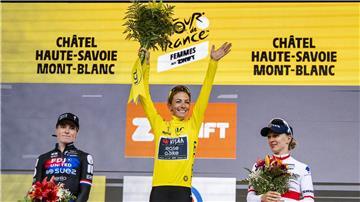 Jubel auf dem Podest: Ferrand-Prevot in Gelb.