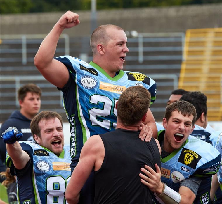 Seahawks Bremerhaven dürfen doch in die Regionalliga aufsteigen Jubel bei den Seahawks. Sie dürfen doch noch aufsteigen.