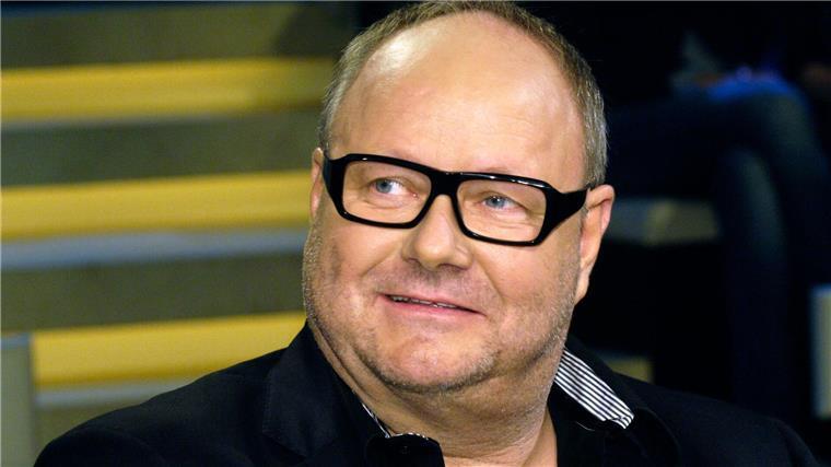 Früherer Millionenbetrüger Jürgen Harksen ist tot Jürgen Harksen, der verurteilte Millionenbetrüger, der in den 80er und 90er Jahren auch prominenten Investoren Geld abgenommen hatte, ist tot.
