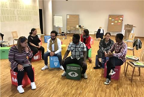 Jungen Menschen vieler Nationalitäten werden im Klimahaus Bremerhaven zurzeit zu "Klima-Botschaftern" ausgebildet.