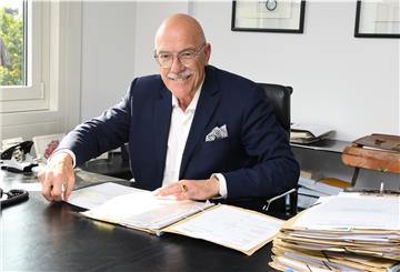 Jurist Dr. Walter Schmel sieht Handlungsbedarf wegen der Corona-Pandemie. 