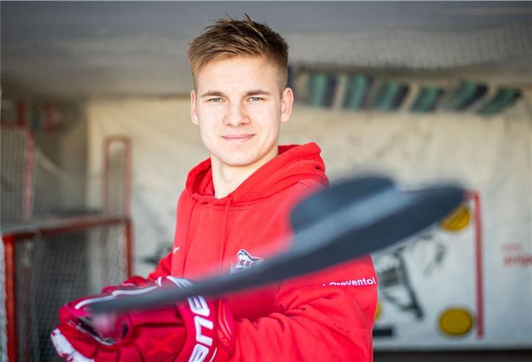 Dorumer Eishockey-Talent überzeugt in der DNL Justin Büsing aus Dorum verfolgt in Köln weiter seinen Traum, Eishockey-Profi zu werden.