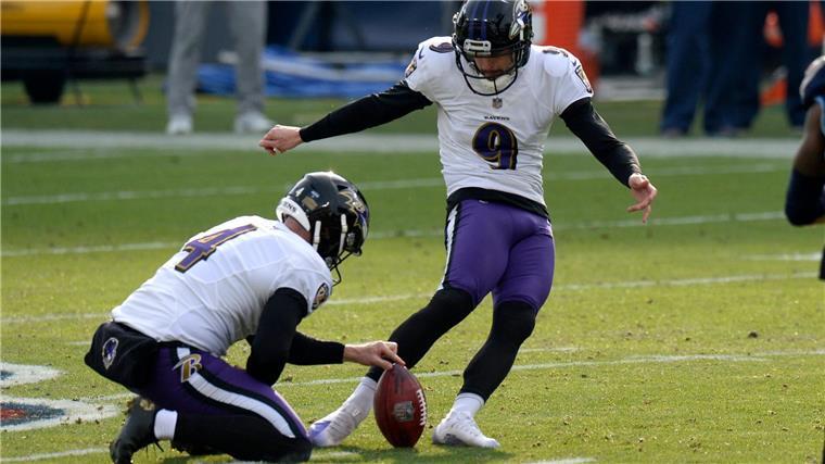 Vorwürfe zu sexuellem Fehlverhalten: NFL sperrt Tucker Justin Tucker (r.) spielte 13 Jahre für die Baltimore Ravens. (Archivbild)