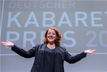 Kabarettistin Luise Kinseher hat den Deutschen Kabarett-Preis erhalten.