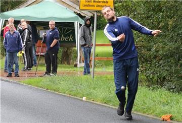 Kai Stoffers vom Klootschießer- und Boßelverein Waddens hat gute Chancen, sich für die Championstour des Friesischen Klootschießer-Verbands zu qualifizieren.