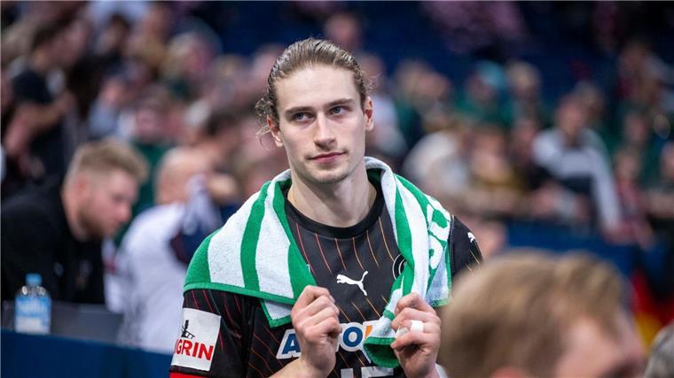 Neustart mit Sorgen: Handballer ohne Uscins und Knorr? Kann er spielen oder nicht? Deutschlands Spielmacher Juri Knorr.