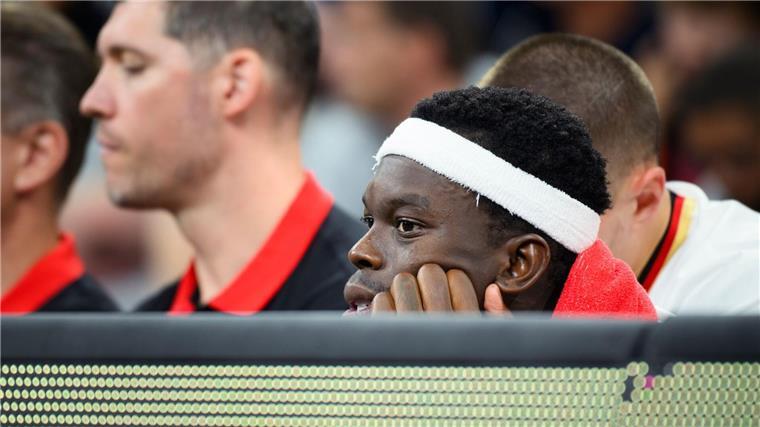 Kapitän der Weltmeister: Dennis Schröder beim Test in Hamburg.