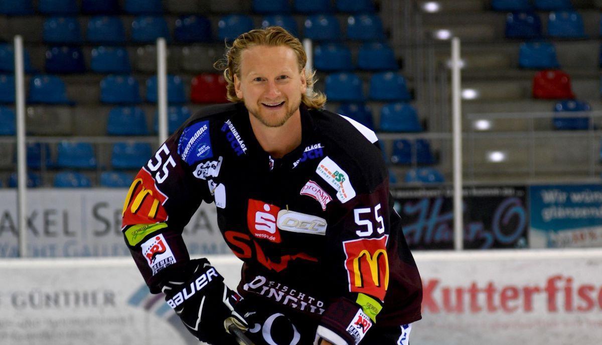 Pinguins-Kapitän Mike Moore bedankt sich bei den Fans Kapitän Mike Moore hat den Fischtown Pinguins in den Pre-Plaoffs verletzungsbedingt gefehlt.