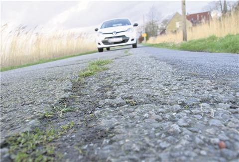 Kaputte Wege wie dieser sollen von der Flurbereinigung profitieren. Foto: Kühnemuth