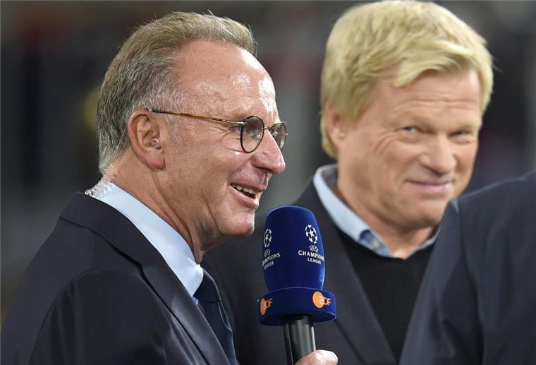 Karl-Heinz Rummenigge (links), Vorstandsvorsitzender des FC Bayern, und Oliver Kahn. Kahn und Rummenigge