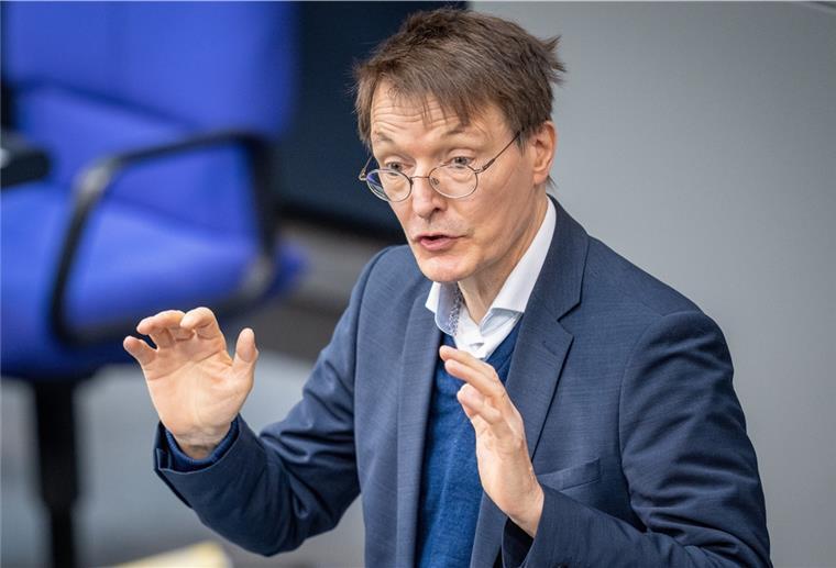Lauterbach: Freitestung nach verkürzter Corona-Isolation sinnvoll Karl Lauterbach (SPD), Bundesminister für Gesundheit, wünscht sich, dass sich die Corona-Infizierten zumidnest freitesten, wenn die Isolationszeit auf fünf Tage verkürzt wird.