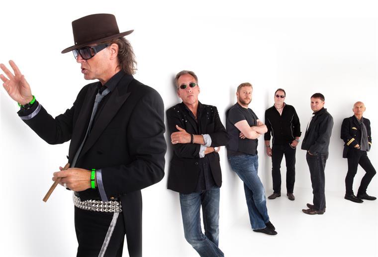 Hier in Bremerhaven dreht sich alles um Udo Lindenberg Karsten Bald und die Panik Power Band spielen in Bremerhaven.