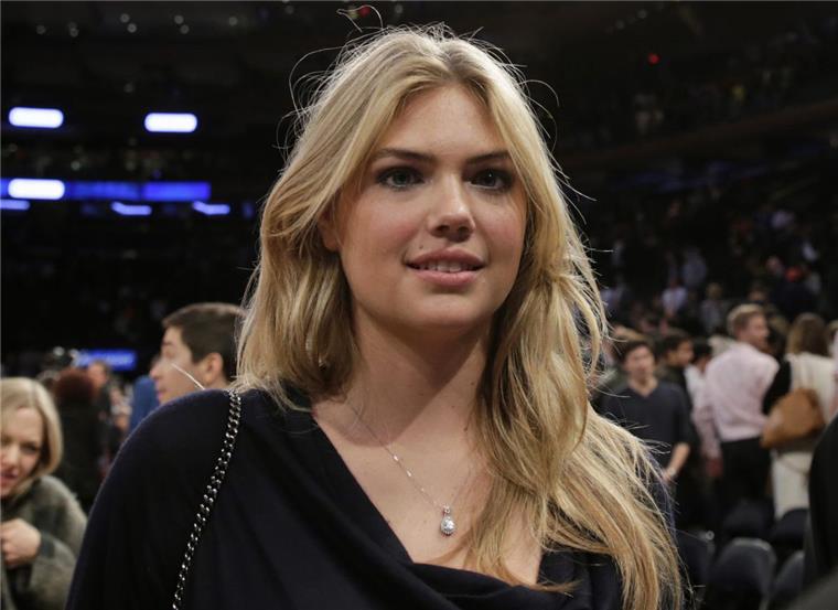 (mit Video) US-Model Kate Upton bei Fotoshooting von Felsen gespült Kate Upton wurde auf Aruba von einer Welle erwischt und von einem Felsen gespült.